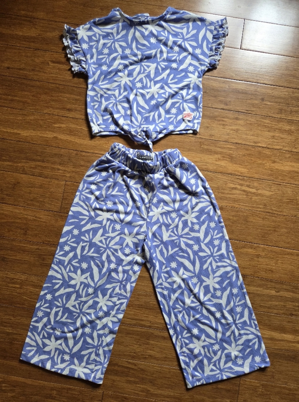 Girls Size 7/8 Blue Floral Matching Set Top + Flowy Capri Pants Summer Outfit